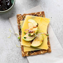 Afbeelding in Gallery-weergave laden, PS. crackers cheese and pumpkin seed
